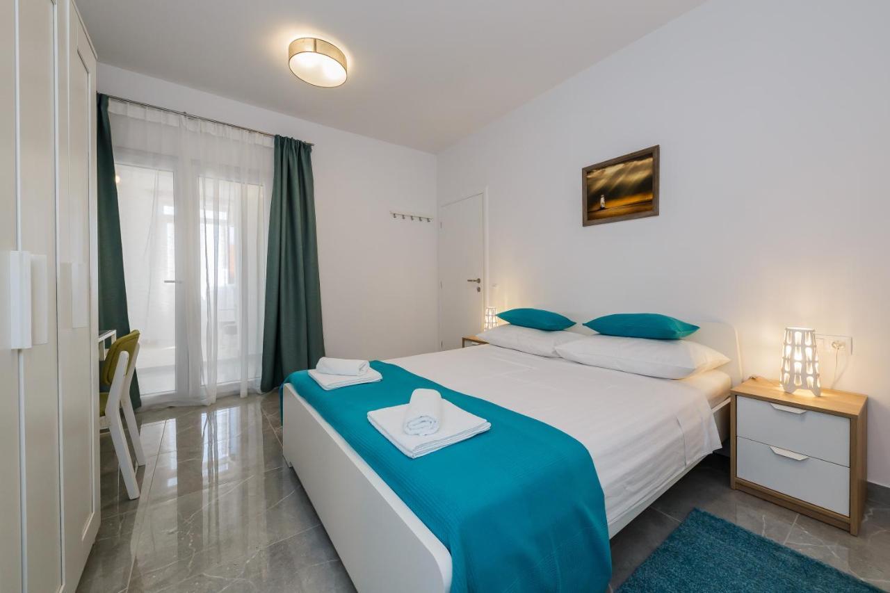 Apartmani Ujakovic Kaštela المظهر الخارجي الصورة