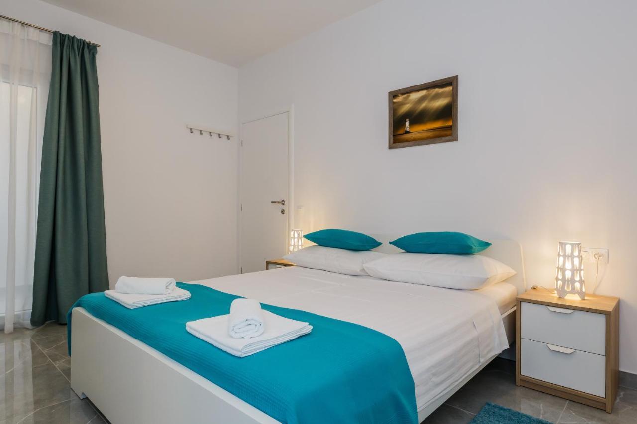 Apartmani Ujakovic Kaštela المظهر الخارجي الصورة