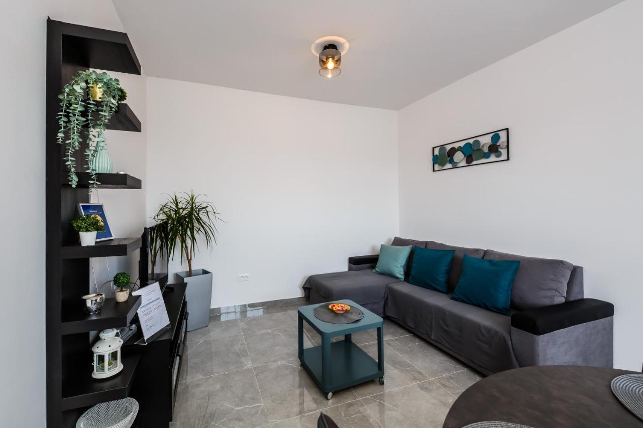 Apartmani Ujakovic Kaštela المظهر الخارجي الصورة