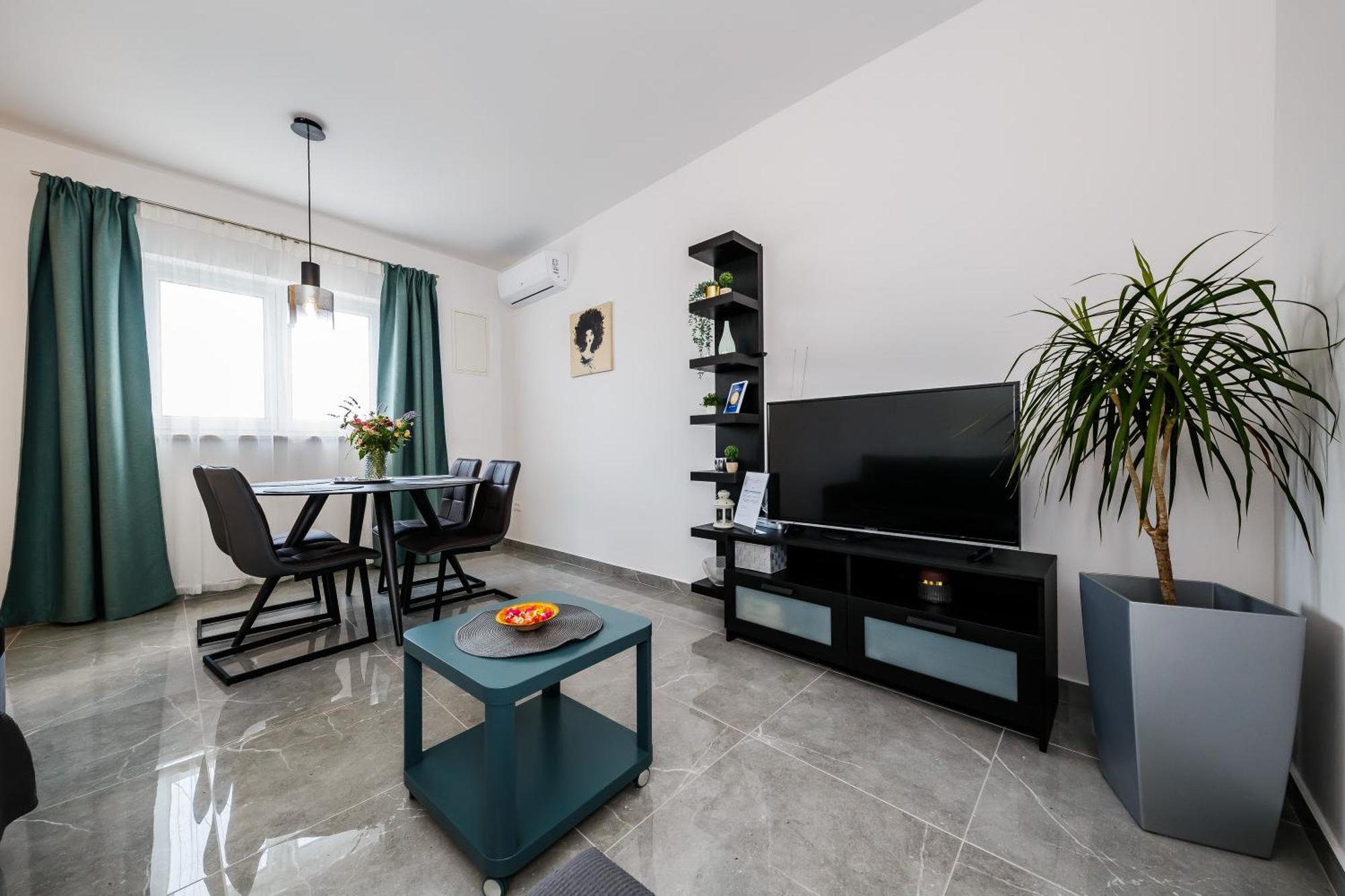 Apartmani Ujakovic Kaštela المظهر الخارجي الصورة