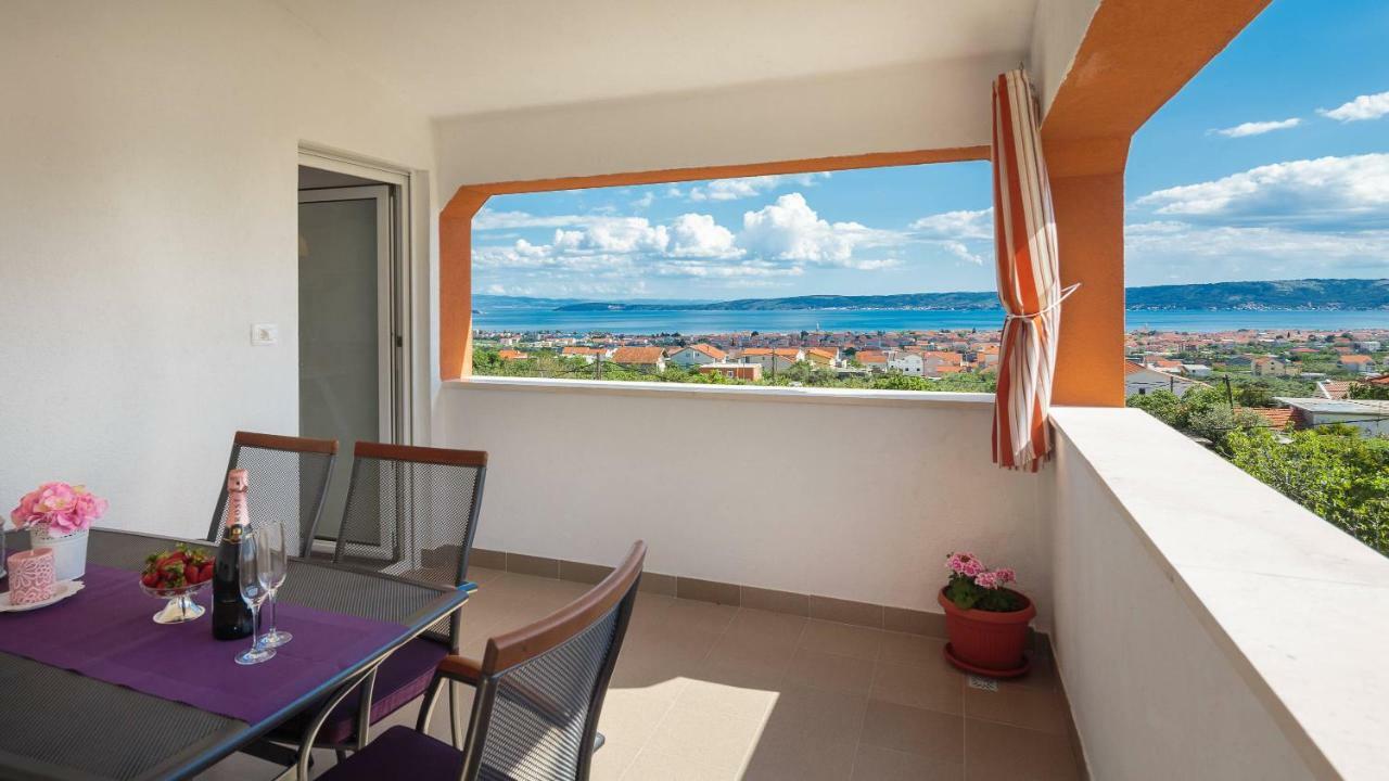 Apartmani Ujakovic Kaštela المظهر الخارجي الصورة