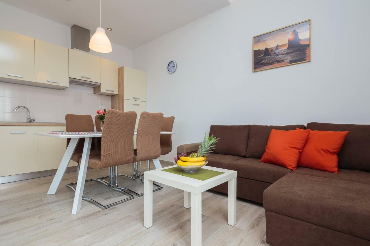 Apartmani Ujakovic Kaštela المظهر الخارجي الصورة
